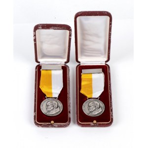 A lot of two medals Pope Johannes Paulus II, cased