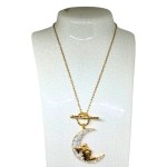 Pozlátený náhrdelník „Mesiacový Pierrot“ posiaty kryštálikmi Swarovski