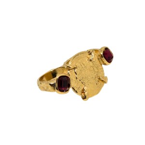 Gold-plated Roman-style knuckle duster with Swarovski crystals