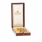 Pendentif à motif floral, France, 2e moitié du 20e siècle.