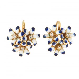 Earrings in the form of flowers, mid-20th century.
