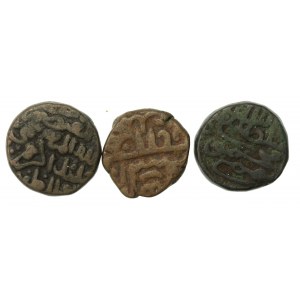India, set of bronze coins. Total of 3 pieces. (1068)