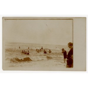 Great Village - a drip in the sea (844)