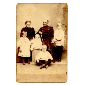 Łowicz / Kutno - Fotografia gabinetowa, portret rodziny (470)