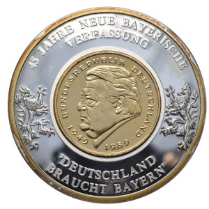 RFN, Bawaria, medal Franz Joseph Strauss z monetą 2 DM w środku.