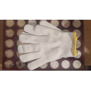 Numismatic gloves made of nylon yarn