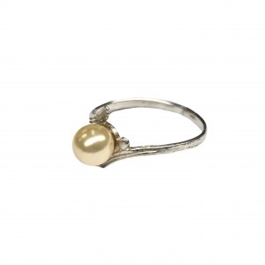 Silver ring with pearl (835)