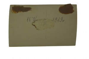 Powstanie Wielkopolskie grupa żołnierzy z dwiema damami w ogrodzie, 16 września 1919r.