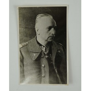 Generał Kazimierz Sosnkowski z Krzyżem Wielkim Virtuti Militari na szyi i VM w klapie [reprodukcja oryginalnej fotografii]