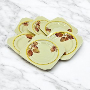 Porcelain dessert plates ( 6 pcs.), Royal Doulton, England, 1930s.