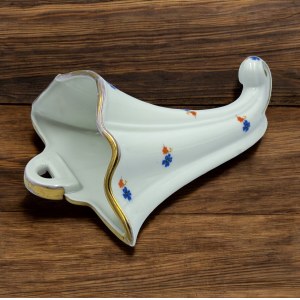 Porcelain cache pot, Ćmielów, 1920s-30s.