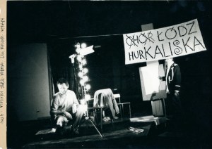 Cracovie décembre 1987 Galerie Théâtre Mandala : 4 days photo by Andrzej Świetlik [vintage print / 1987 / Photographie documentaire de la collection d'Andrzej Kwietniewski, membre retraité du groupe artistique Łódź Kaliska].