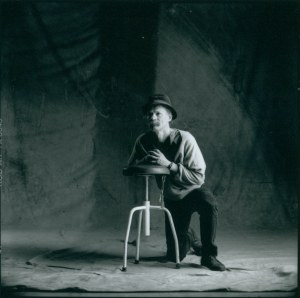 Andrzej Wielogórski [Makary] photo by Andrzej Świetlik [vintage print / ca 2000 / Documentary photograph from the collection of Andrzej Kwietniewski a retired member of the Łódź Kaliska art group].