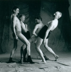 Andrzej Świetlik, Andrzej Wielogórski, Marek Janiak, Andrzej Kwietniewski fot. Andrzej Świetlik [vintage print / ca 2000 / Dokumentární fotografie ze sbírky Andrzeje Kwietniewského, emeritního člena umělecké skupiny Łódź Kaliska].