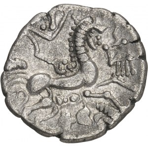 GAULE - CELTIC Aulerques Diablintes. Statère à la situle, classe II, en argent allié ND (Ier s. av. J.-C.).