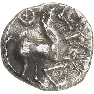 GAULE - CELTIC Arvernes. Quinaire lourd ou drachme, type V imitation du type éduen à la lyre ND (Ier siècle avant J.-C.).