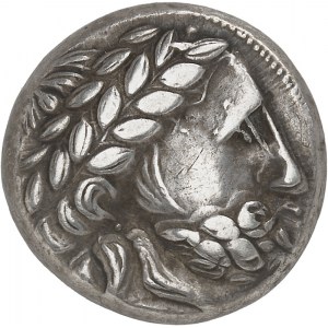 GAULE - CELTIC Danube central (IIe-Ier s. av. J.-C.). Tétradrachme, type au cavalier en marionnette (puppenreiter) et triskèle ND (IIIe-IIe s. av. J.-C.).