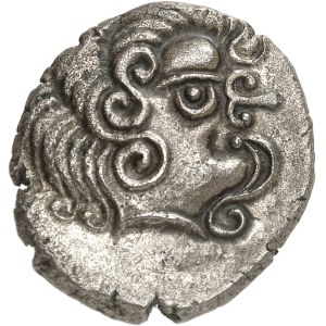 Armorique / Coriosolites. Statère au sanglier, Classe III au nez en epsilon, hybride Classe II ND (fin de la première moitié du Ier siècle avant J.-C. et Guerre des Gaules).