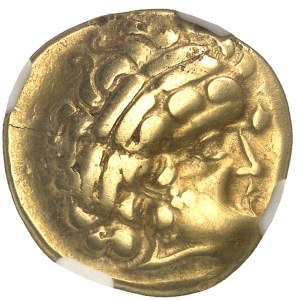 Aulerques Cénomans. Statère d’or, classe I au personnage aux deux ailes ND (150-100 av. J.-C.).