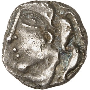 Pétrocores. Drachme, série de Belvès, au torque, à la roue et olive ND (IIe-Ier s. av. J.-C.).