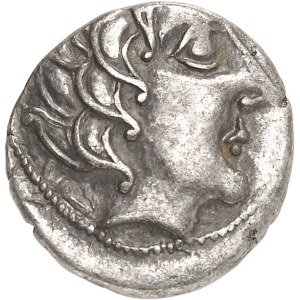 Bituriges / Incertaines du Centre-Ouest. Drachme au cavalier et au fleuron, classe III ND (fin du IIe - début du Ier siècle avant J.-C.).