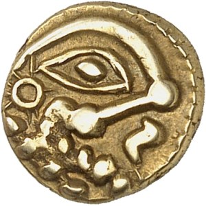 Bellovaques. Quart de statère d’or à l’astre ouvert et au cheval à droite ND (50-30 av. J.-C.).