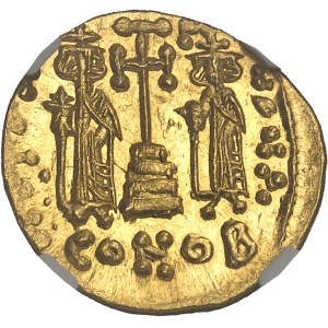 Constantin IV (668-685). Solidus, avec Héraclius et Tibère, 3e type ND (674-680), Constantinople, 1ère officine.