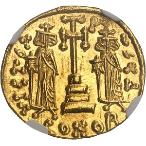 Constantin IV (668-685). Solidus, avec Héraclius et Tibère, 3e type ND (674-680), Constantinople, 4e officine.