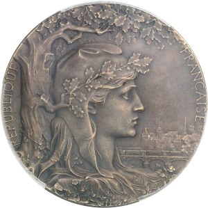 IIIe République (1870-1940). Medal, Paris Exposition Universelle prize, by J. C. Chaplain 1900, Paris.