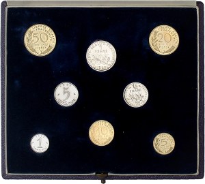 Ve République (1958 to present). Boxed set of 8 base metal coins 1960 to 1966 [February 1967], Paris.