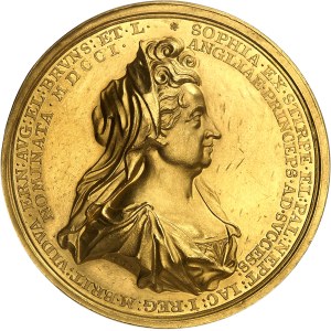 Georges Ier (1714-1727). Médaille d’or au module de 50 ducats, la Princesse Mathilde d’Angleterre et l’Électrice Sophia de Brunswick-Lunebourg, par S. Lambelet 1701.