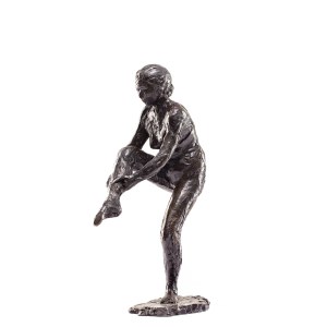 Edgar Degas (1834 Paryż - 1917 Paryż), Tancerka zakładająca sobie pończochę (Danseuse mettant son bas)