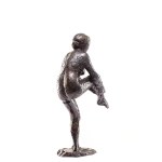 Edgar Degas (1834 Paryż - 1917 Paryż), Tancerka zakładająca sobie pończochę (Danseuse mettant son bas)