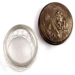 Zestaw przyborów toaletowych, Fabryka Wyrobów Srebrnych i Platerowanych J. Fraget, wzór Irys (7 sztuk)
