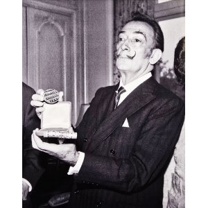 Salvador Dali (1904 - 1989), Salvador Dali after receiving a medal for 'friendship and courtesy', 1966. old Photo