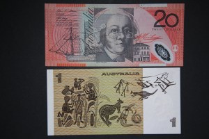 Australia Lot of 2 Notes ND (1982-2008)