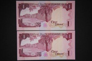 Kuwait Lot of 2 Notes 1968 (1980-1991) Rare