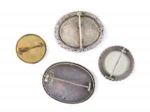 Mixed lot: 4 brooches with miniature painting