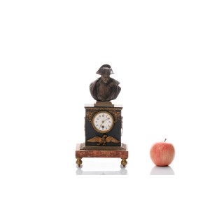 TABLE CLOCK WITH A BRONZE BUST OF NAPOLEON | FRANCE (FRANCE / FRENCH 19.-20. CENTURY)