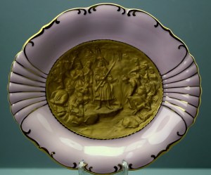 Decorative pink porcelain platter with gold relief - H&C Chodov factory - Czechoslovakia 1970s