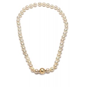 Pearl necklace, 1990s.
