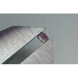 Diamante naturale con una valutazione di 246 dollari americani