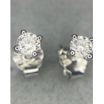 18 KARAT GOLD UNIQUE DIAMOND EARRINGS 0.27 CT CLARITY SI.
