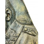 Trzy Plakiety Piłsudski: Projekt J. Małeta, Projekt Konstanty Laszczka, Projekt Jan Raszka