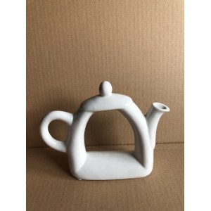 Figurka ceramiczna - dzbanek 