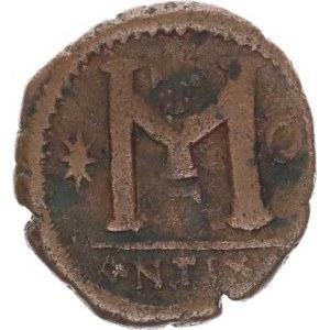 Justin I. (518-527), AE Follis 31-33 mm, Portrét císaře vpravo, opis / písmeno M mezi
