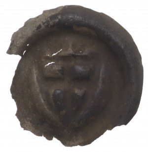 Teutonský řád, Brakteat, teutonský štít, nad ním dvě tečky.