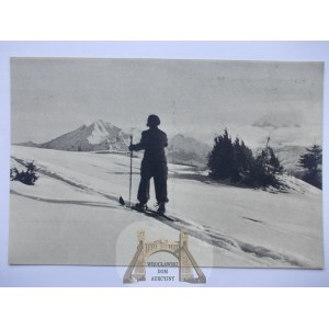 Bukowina Tatrzańska, narciarz na tle Harwania ok. 1939