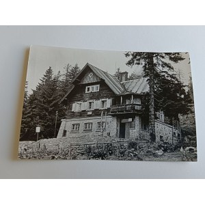 POCZTÓWKA PRL BESKID WYSOKI HALA LIPOWSKA SCHRONISKO PTTK PIECZĄTKA ZNACZEK