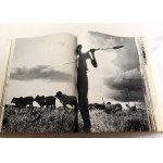 RICCIARDI MIRELLA Vanishig Africa [Monumentalny album czarno-białych zdjęć autorstwa znakomitej fotograf pochodzącej z Kenii